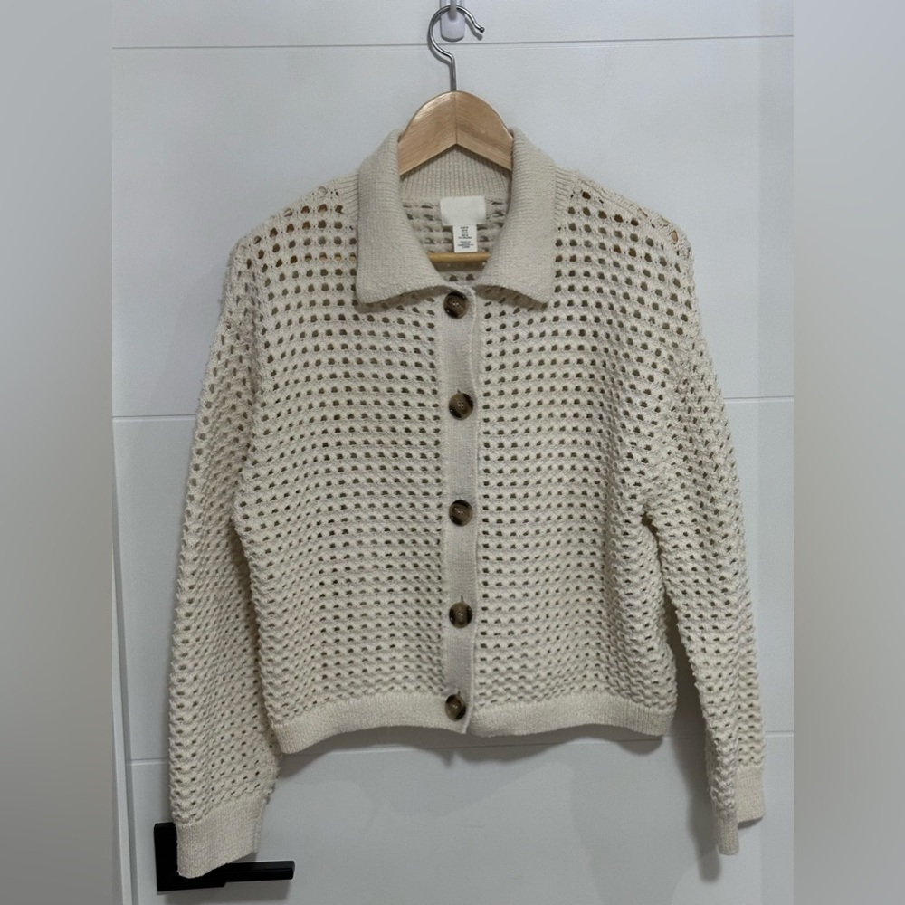 H&M: Women’s Knit Button-Up Cardigan (ptp approx 21in) -Size Medium